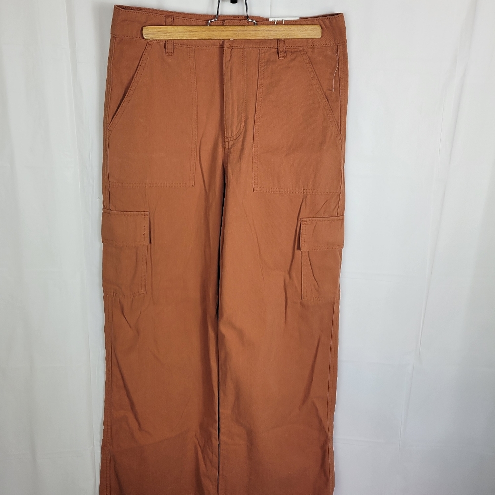 Womens Cargo pants wide legs Size 9 Nwt